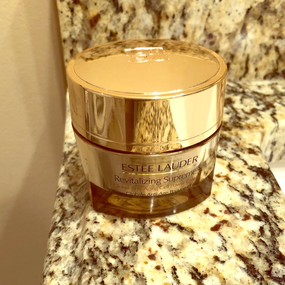 Estée Lauder Revitalizing Supreme + Creme. 1 Oz.